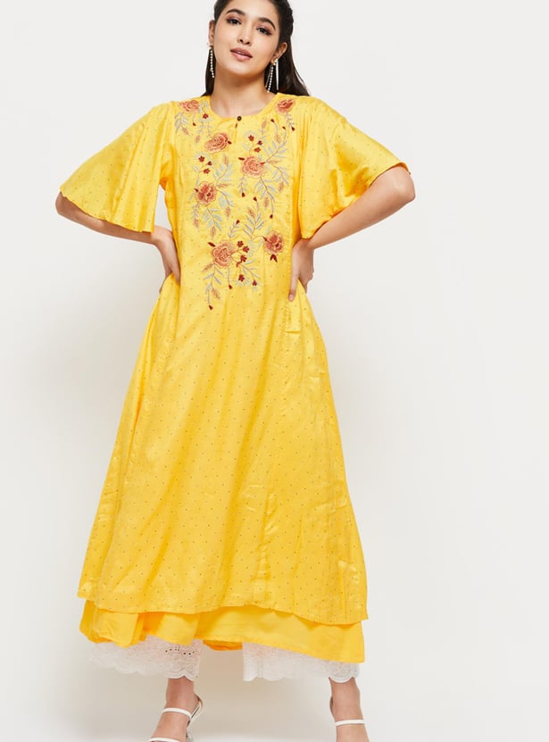 Women Foral Embroidered Flutter Sleeves Layered Kurta