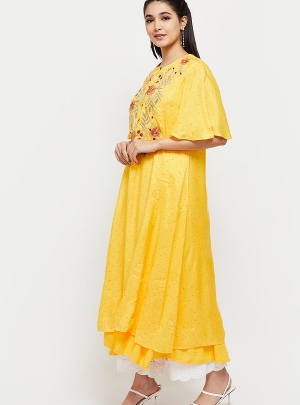 Women Foral Embroidered Flutter Sleeves Layered Kurta