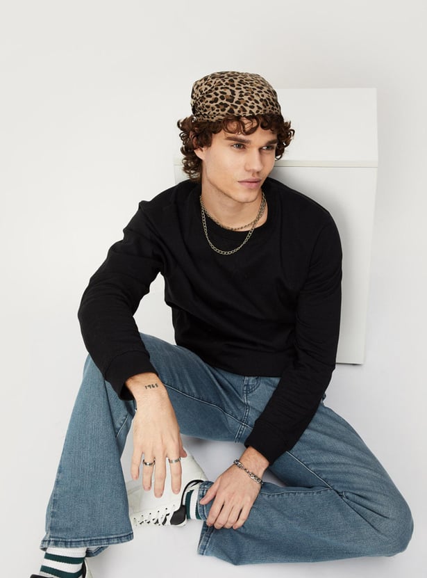 Men Solid Slim Fit Pullover Sweatshirt