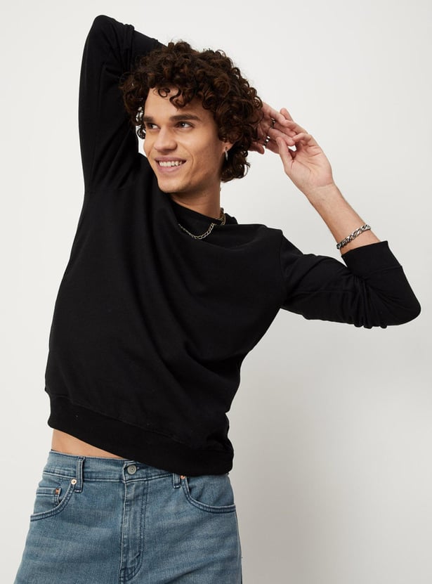 Men Solid Slim Fit Pullover Sweatshirt