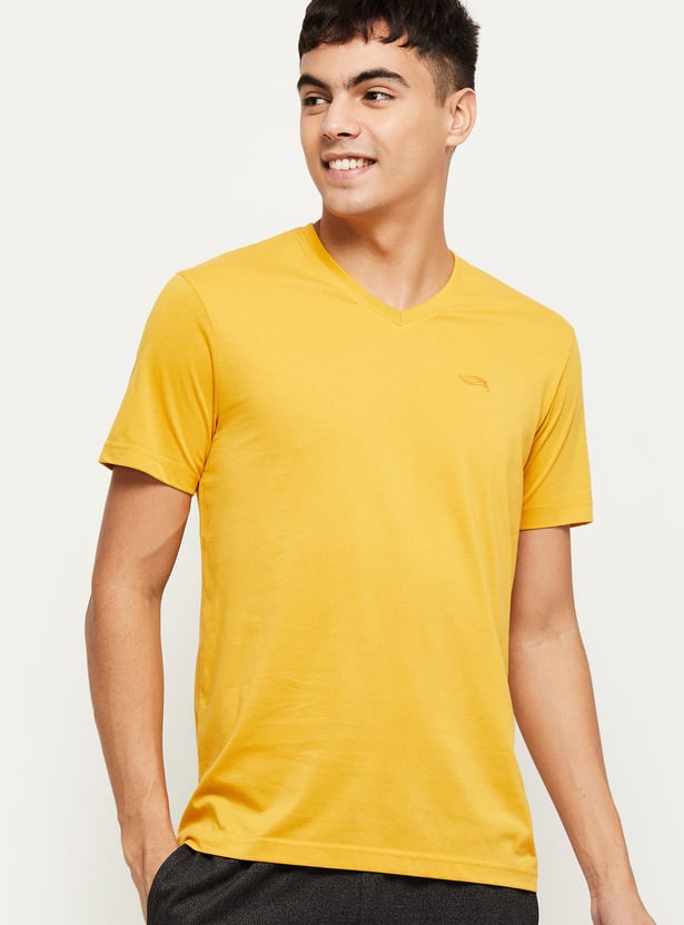 Men Solid Short Sleeves V-Neck T-shirt