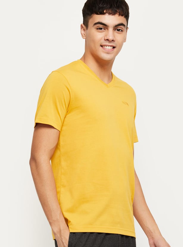 Men Solid Short Sleeves V-Neck T-shirt