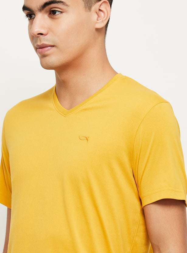 Men Solid Short Sleeves V-Neck T-shirt