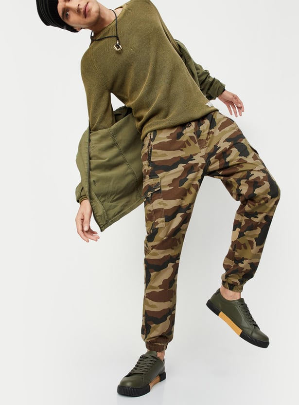 Men Camouflage Carrot Fit Jogger Trousers