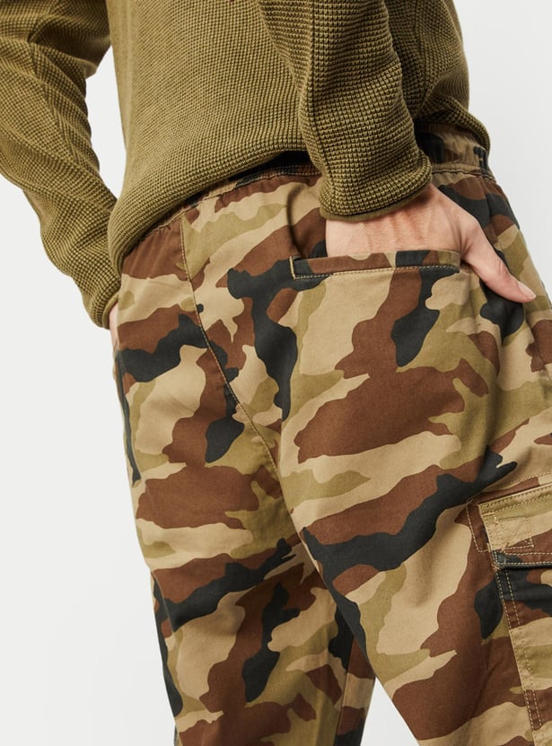 Men Camouflage Carrot Fit Jogger Trousers