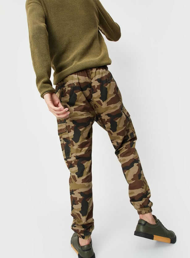 Men Camouflage Carrot Fit Jogger Trousers