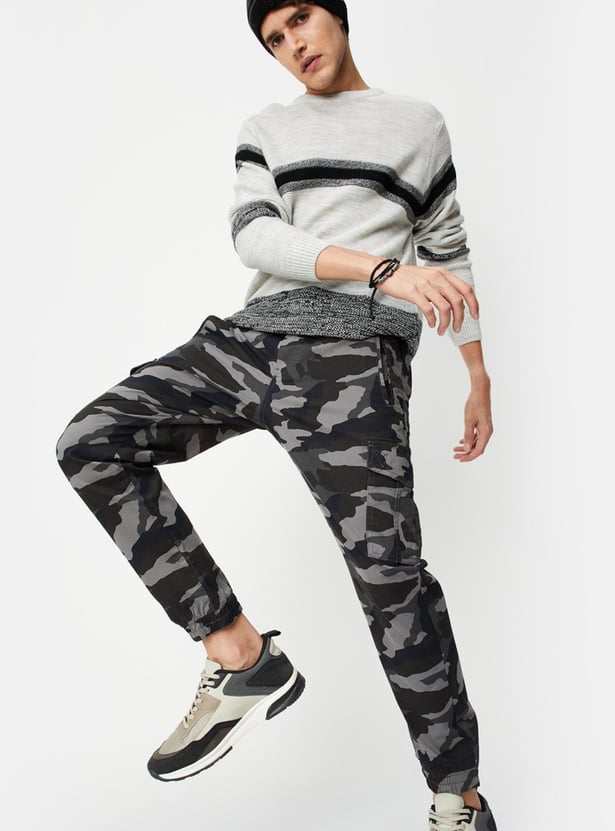 Men Camouflage Carrot Fit Jogger Trousers