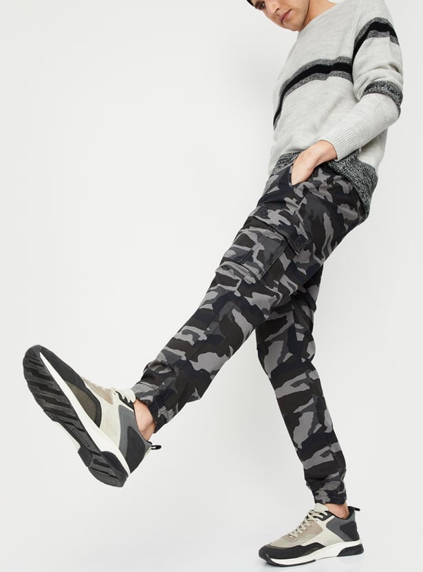 Men Camouflage Carrot Fit Jogger Trousers