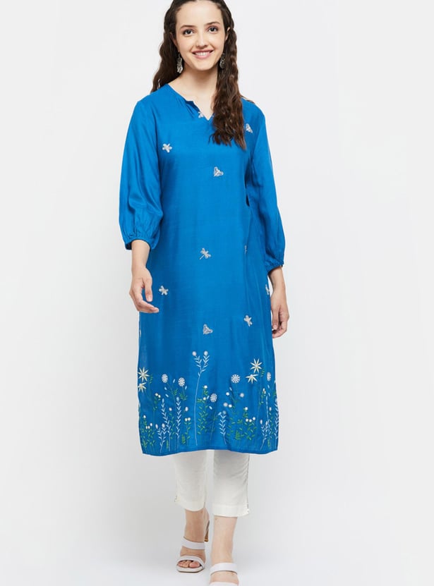Women Embroidered Three-Quarter Sleeves Straight Kurta