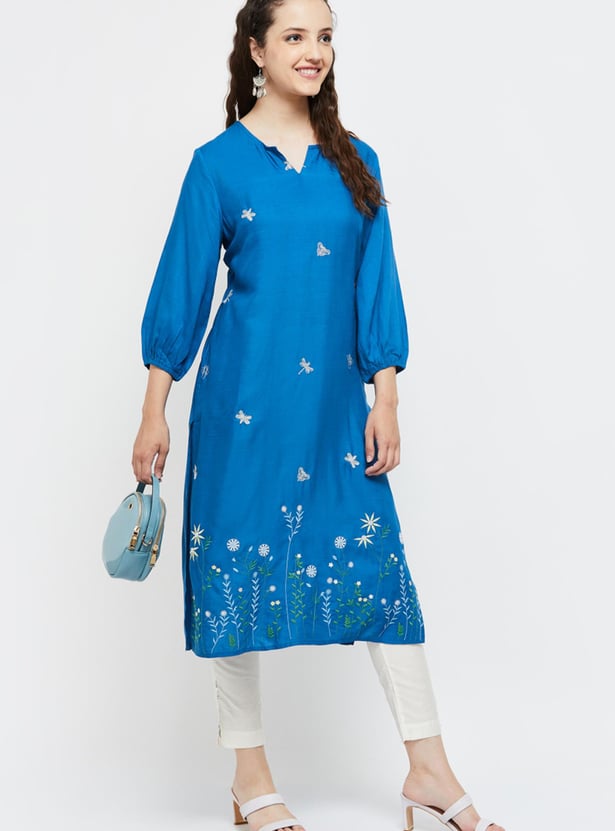 Women Embroidered Three-Quarter Sleeves Straight Kurta