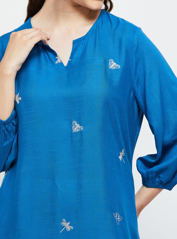 Women Embroidered Three-Quarter Sleeves Straight Kurta