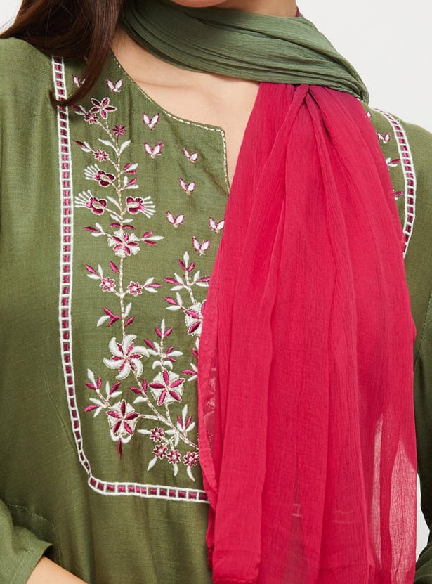 Women Embroidered Straight Kurta with Elasticated Pants and Dupatta