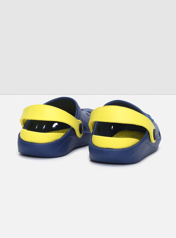 Boys Charm-Detailed Closed Toe Clogs