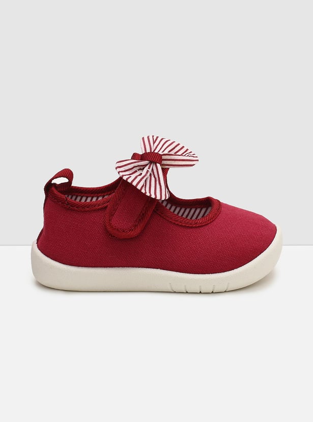 Girls Solid Velcro Closure Casual Shoes