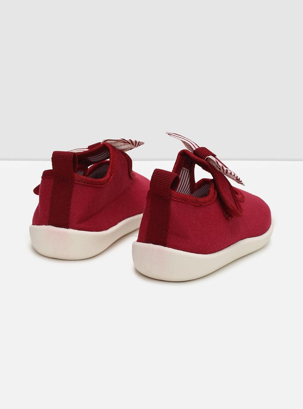 Girls Solid Velcro Closure Casual Shoes