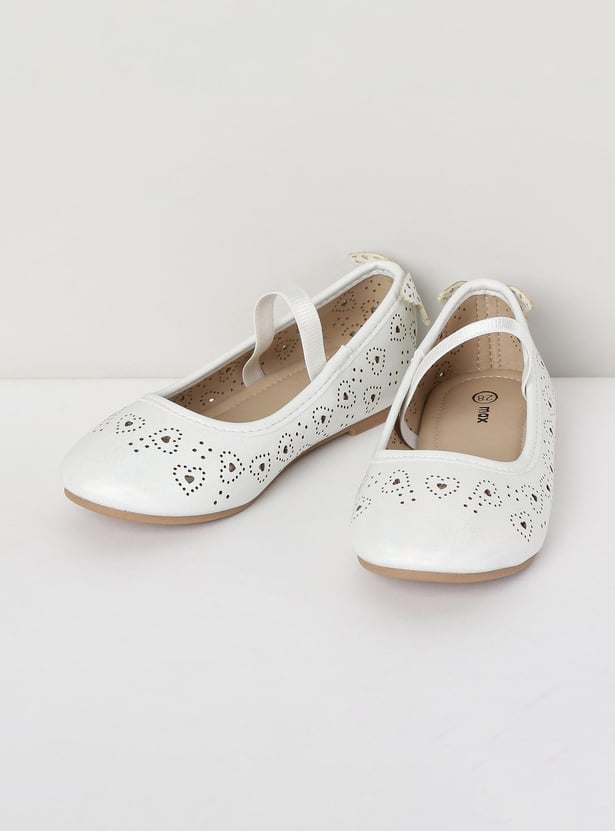 Girls Textured Mid Strap Ballerinas