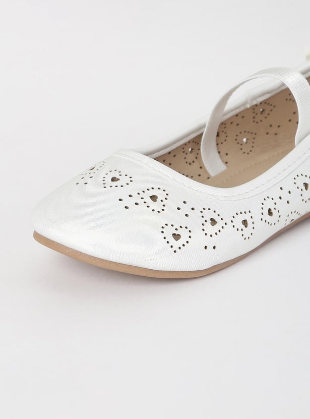 Girls Textured Mid Strap Ballerinas