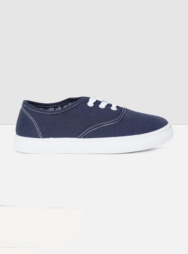 Boys Textured Lace-Up Casual Shoes