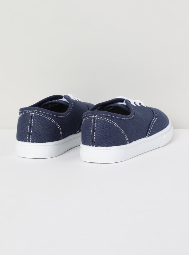 Boys Textured Lace-Up Casual Shoes