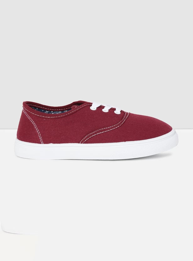 Boys Textured Lace-Up Casual Shoes