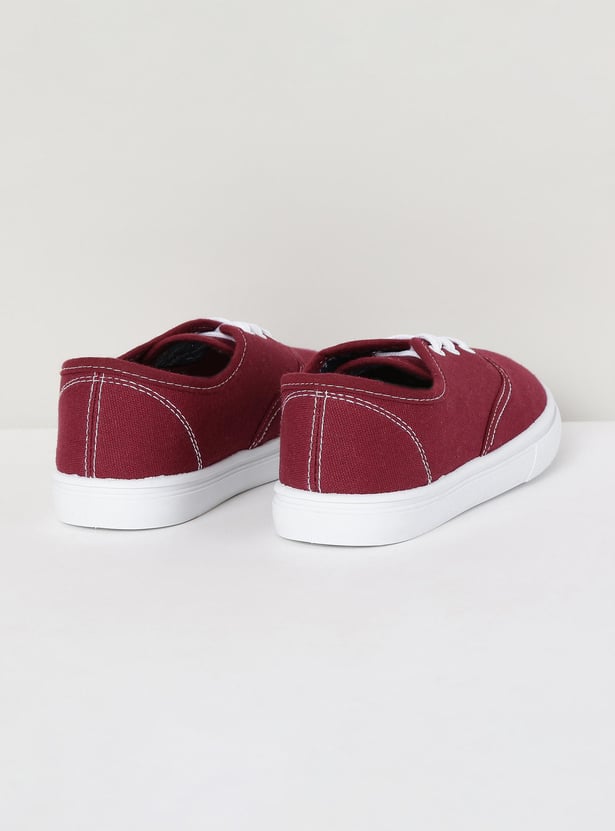 Boys Textured Lace-Up Casual Shoes