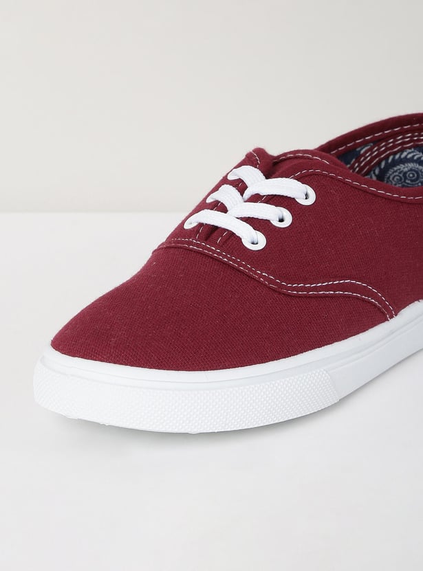 Boys Textured Lace-Up Casual Shoes