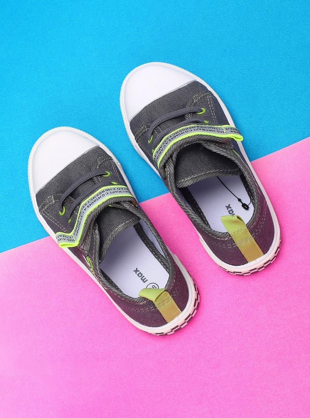 Boys Printed Casual Canvas Shoes With Velcro Strap