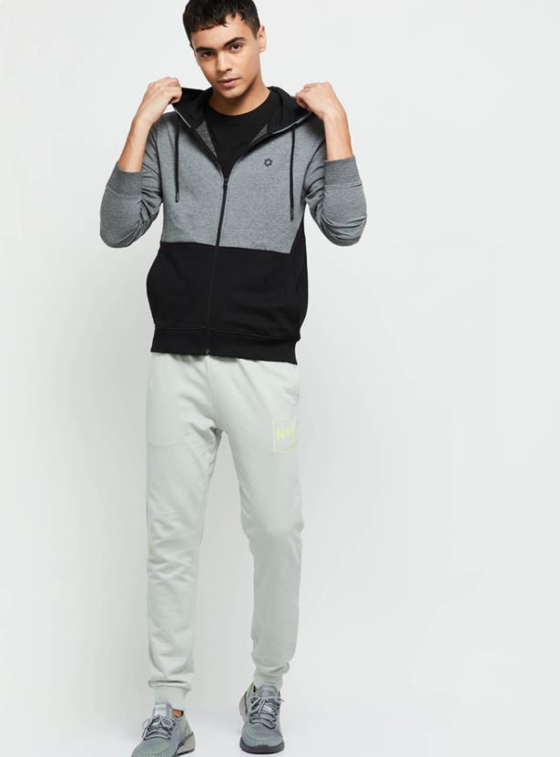 Men Hooded Zipped Sweatshirt 