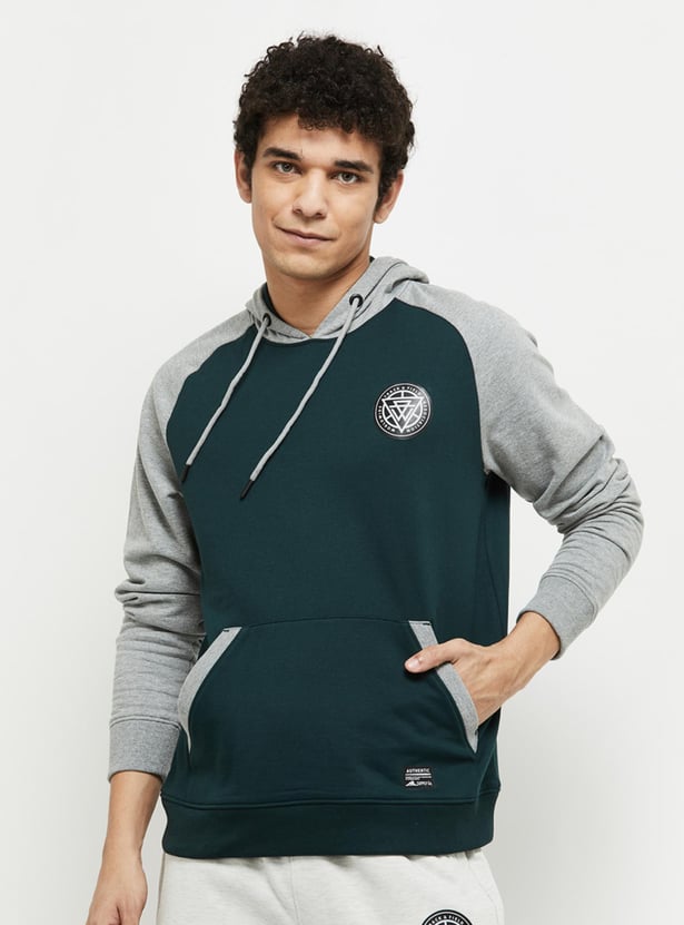 Men Colourblock Hooded Ribbed Sweatshirt