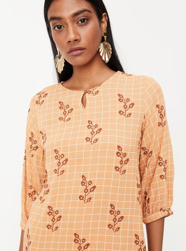 Women Checked Key-Hole Neck Kurta