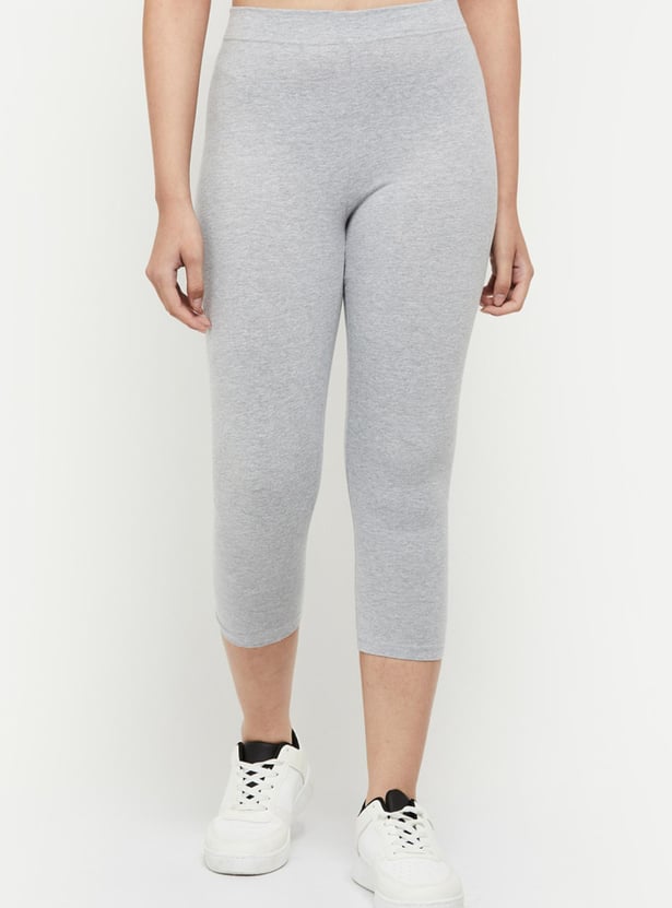 Women Solid Elasticated Waist Capri Leggings