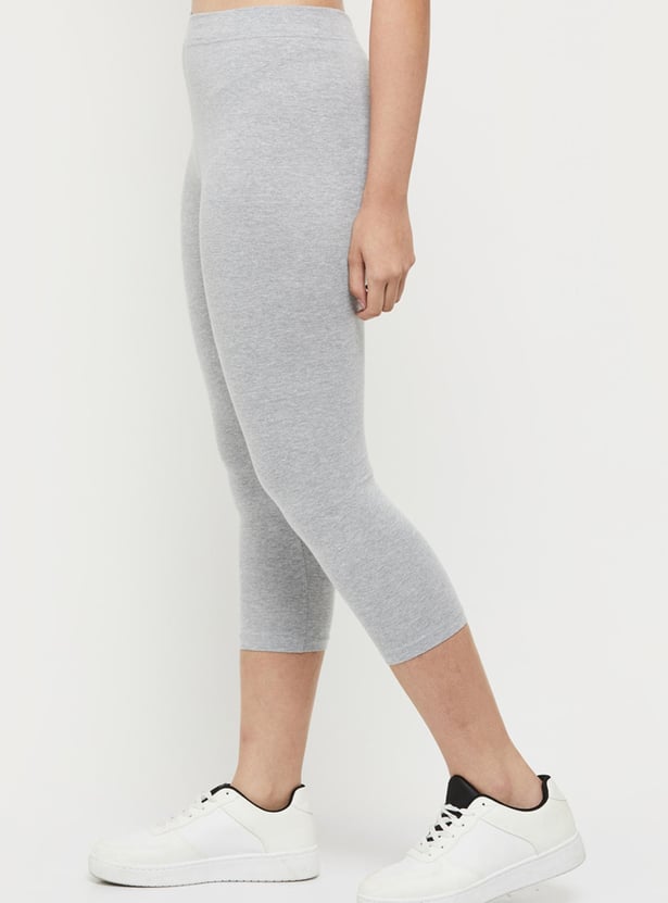 Women Solid Elasticated Waist Capri Leggings