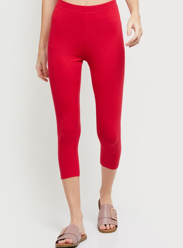 Women Solid Elasticated Capri Leggings