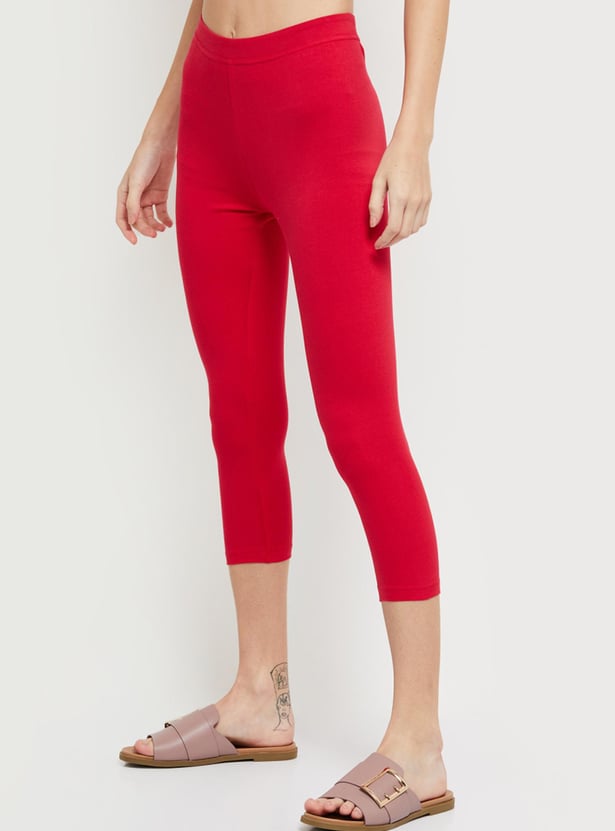 Women Solid Elasticated Capri Leggings
