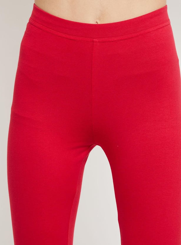 Women Solid Elasticated Capri Leggings