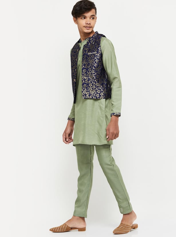 Boys Solid Kurta With Solid Pants And Printed Waistcoat