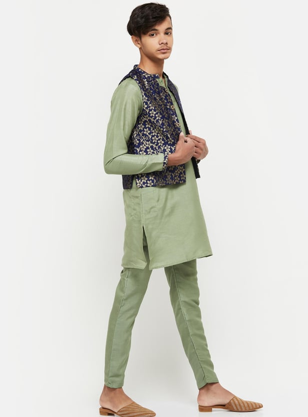 Boys Solid Kurta With Solid Pants And Printed Waistcoat