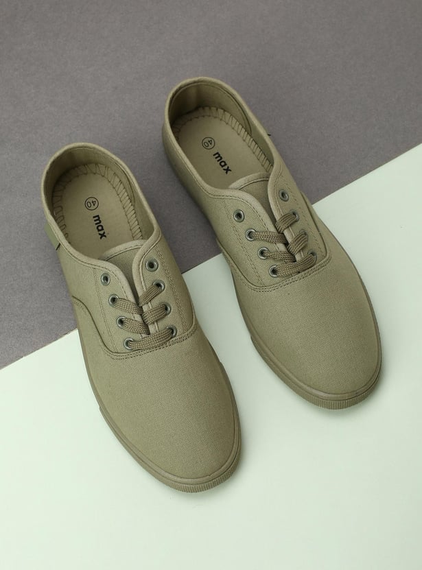 Women Solid Lace-Up Canvas Shoes