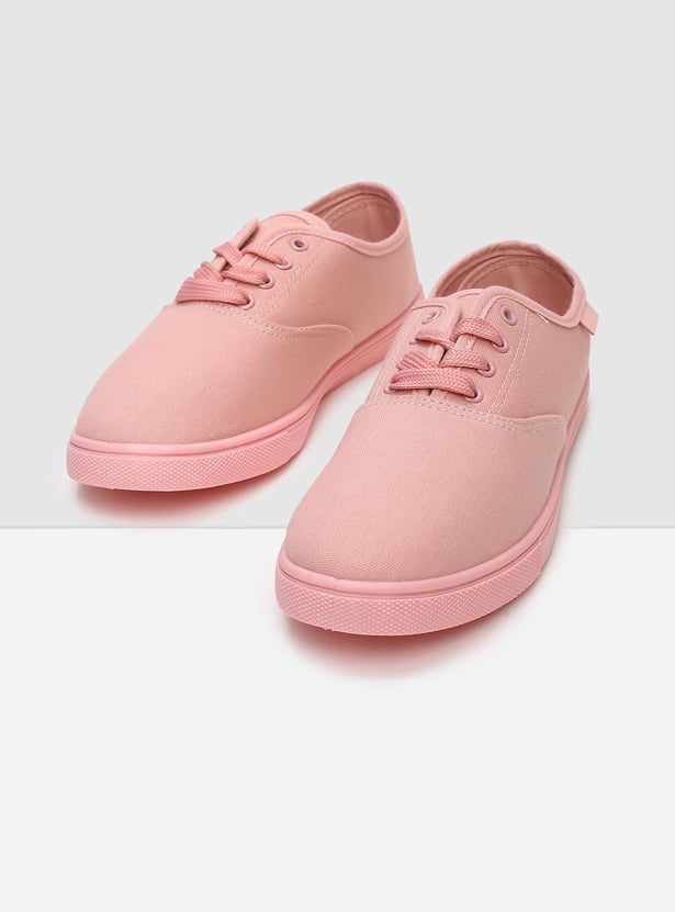 Women Solid Lace-Up Canvas Shoes