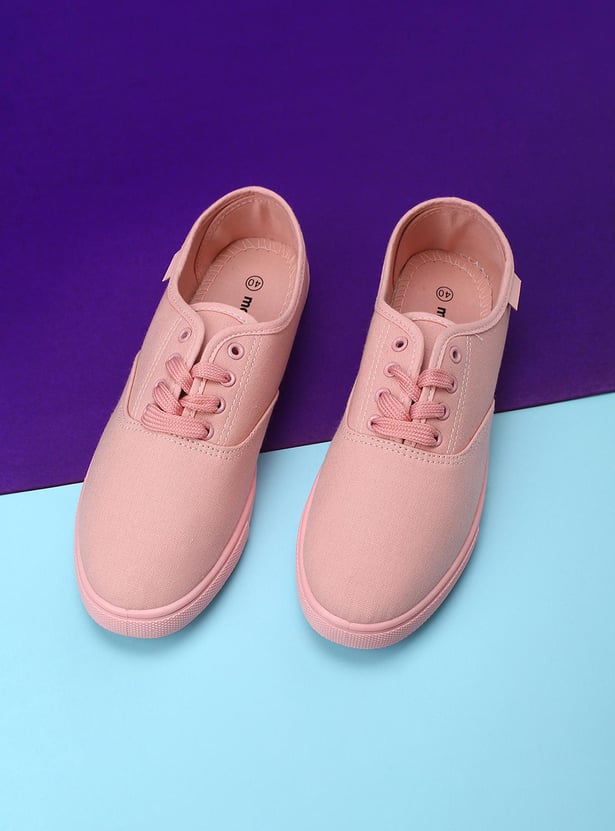 Women Solid Lace-Up Canvas Shoes