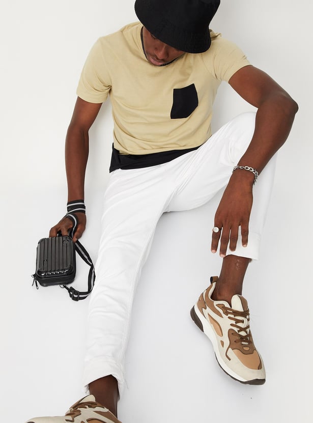 Men Colourblock Patch Pocket Crew Neck T-shirt