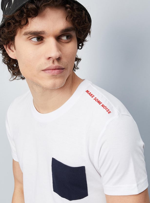 Men Colourblock Patch Pocket Crew Neck T-shirt