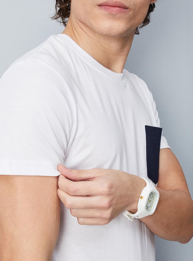 Men Colourblock Patch Pocket Crew Neck T-shirt