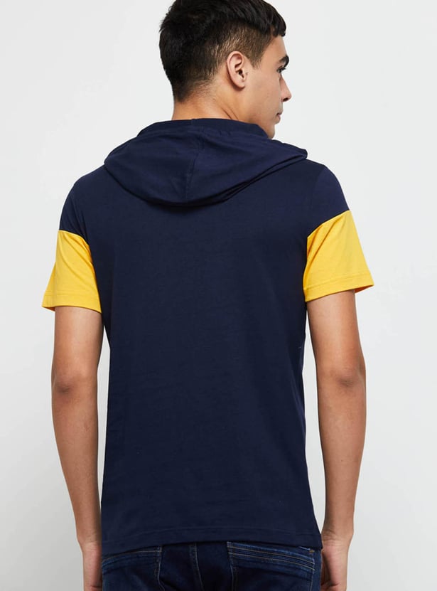 Men Graphic Printed Half Sleeves Slim Fit Hooded T-shirt