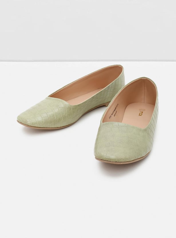 Women Textured Square Toe Ballerinas