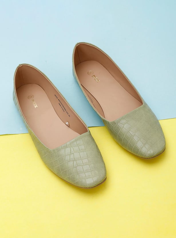 Women Textured Square Toe Ballerinas