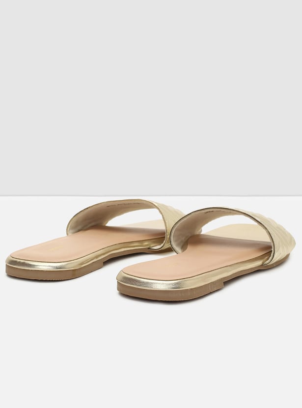 Women Embossed Open-Toe Flat Sandals