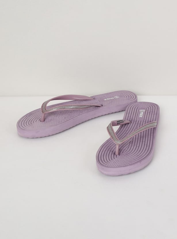 Women Textured V-Strap Flip Flops