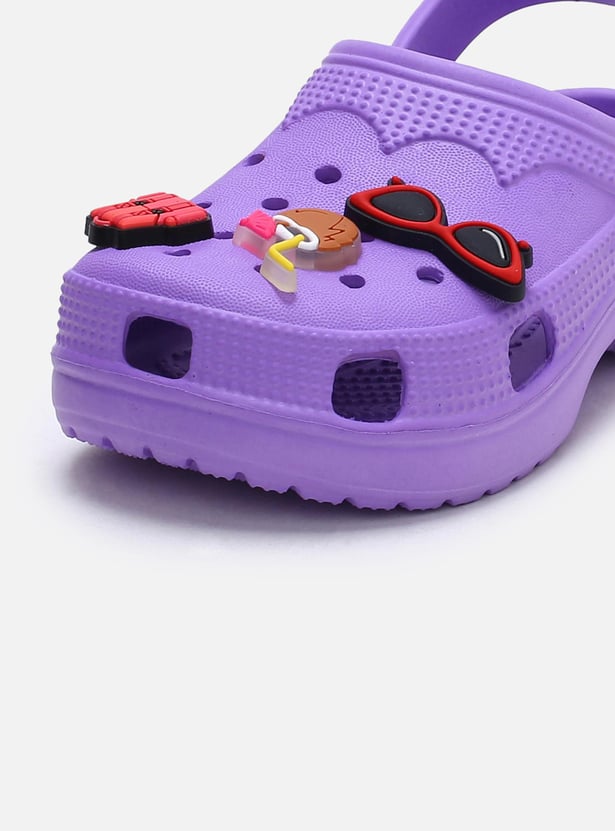 Girls Charm Detailed Pivoting Strap Clogs