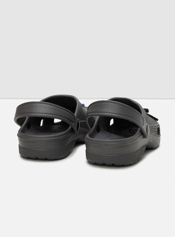 Boys Charm-Detailed Clogs with Pivoting Strap